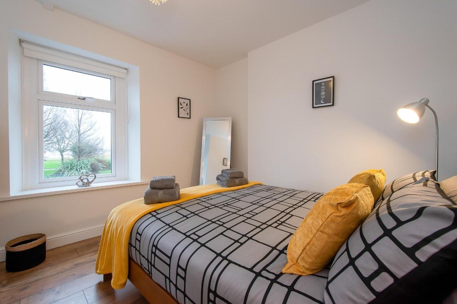 Casa One Hundred - A Beautiful 4 Bed House On The Beach Front Swansea Dış mekan fotoğraf