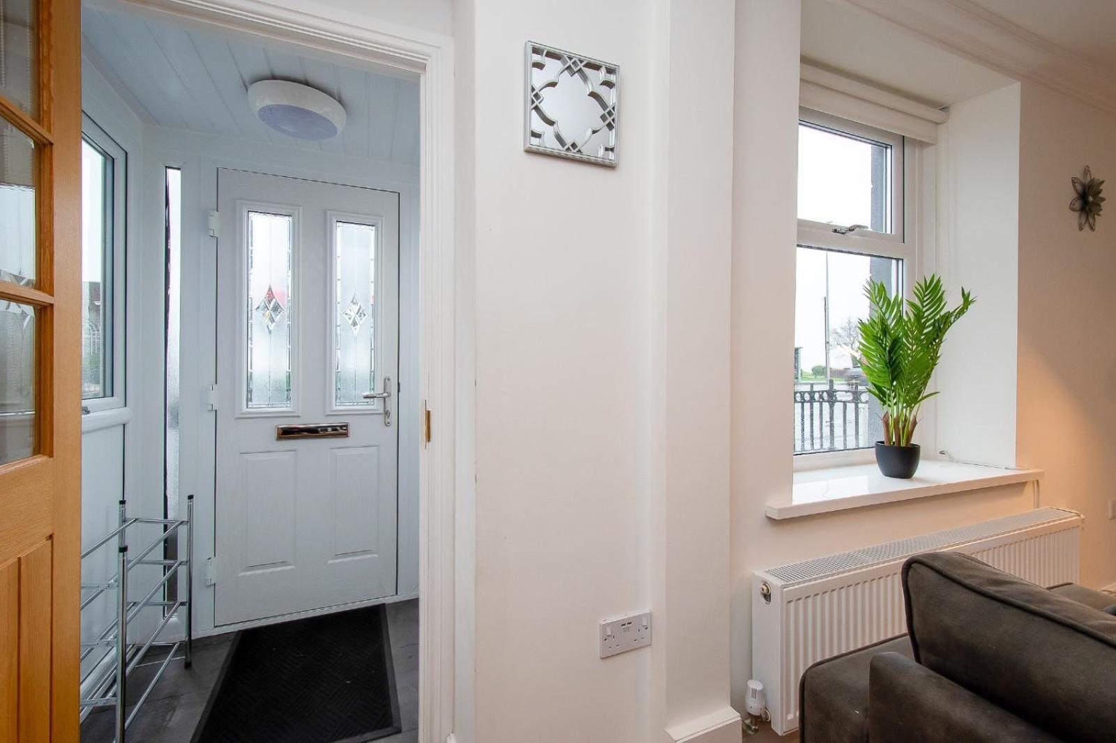 Casa One Hundred - A Beautiful 4 Bed House On The Beach Front Swansea Dış mekan fotoğraf